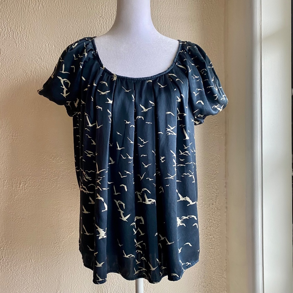 Ulla Johnson navy blue and ivory flock of birds print silk top Size 6
